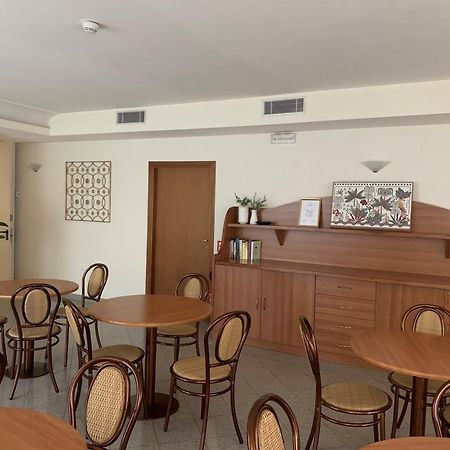 Hotel Tiffany Rimini Eksteriør billede