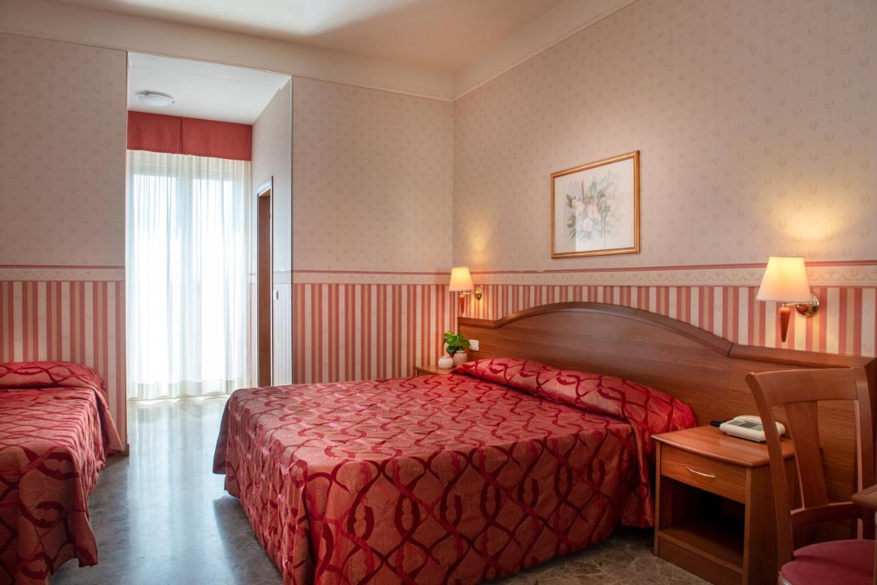 Hotel Tiffany Rimini Eksteriør billede