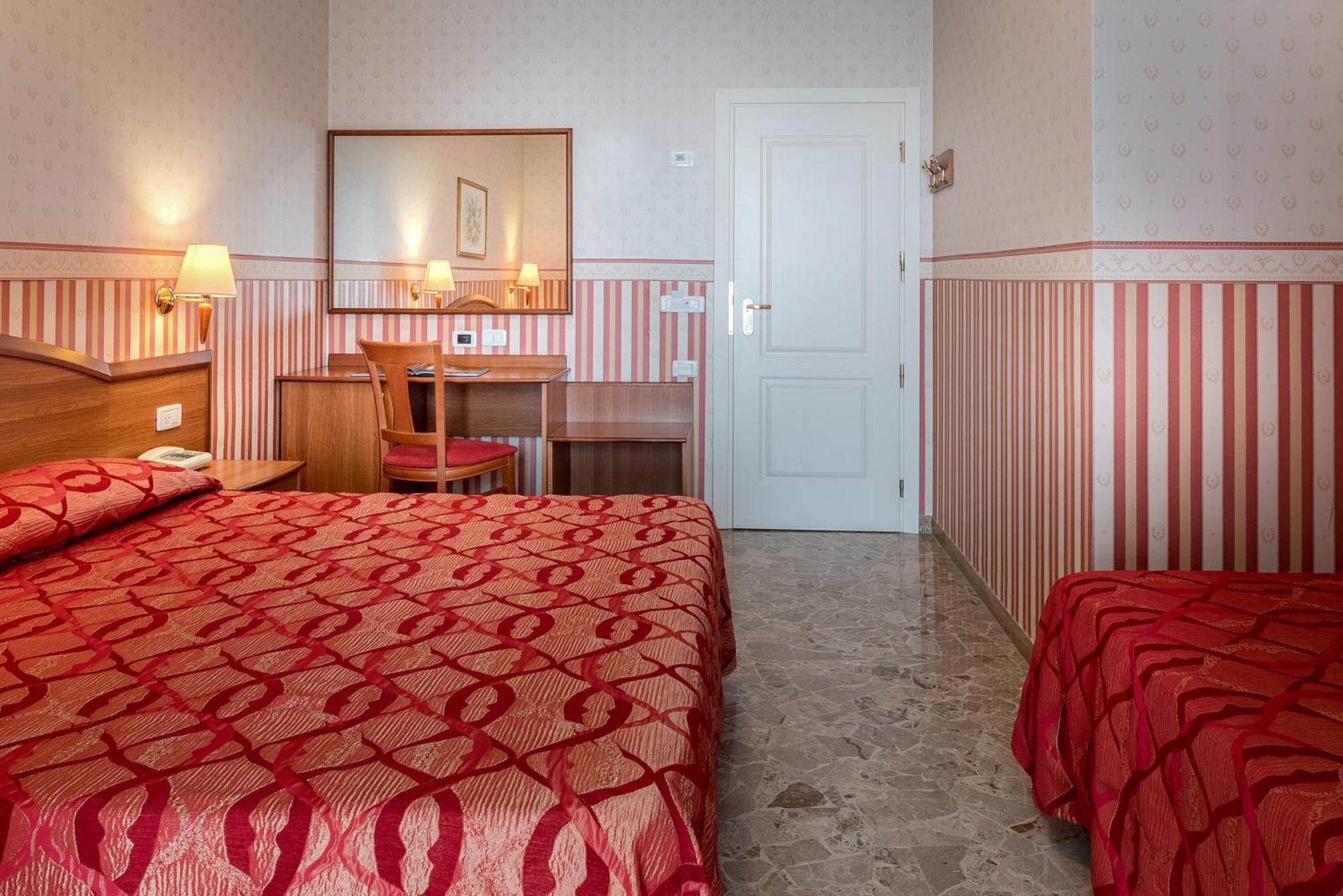 Hotel Tiffany Rimini Eksteriør billede
