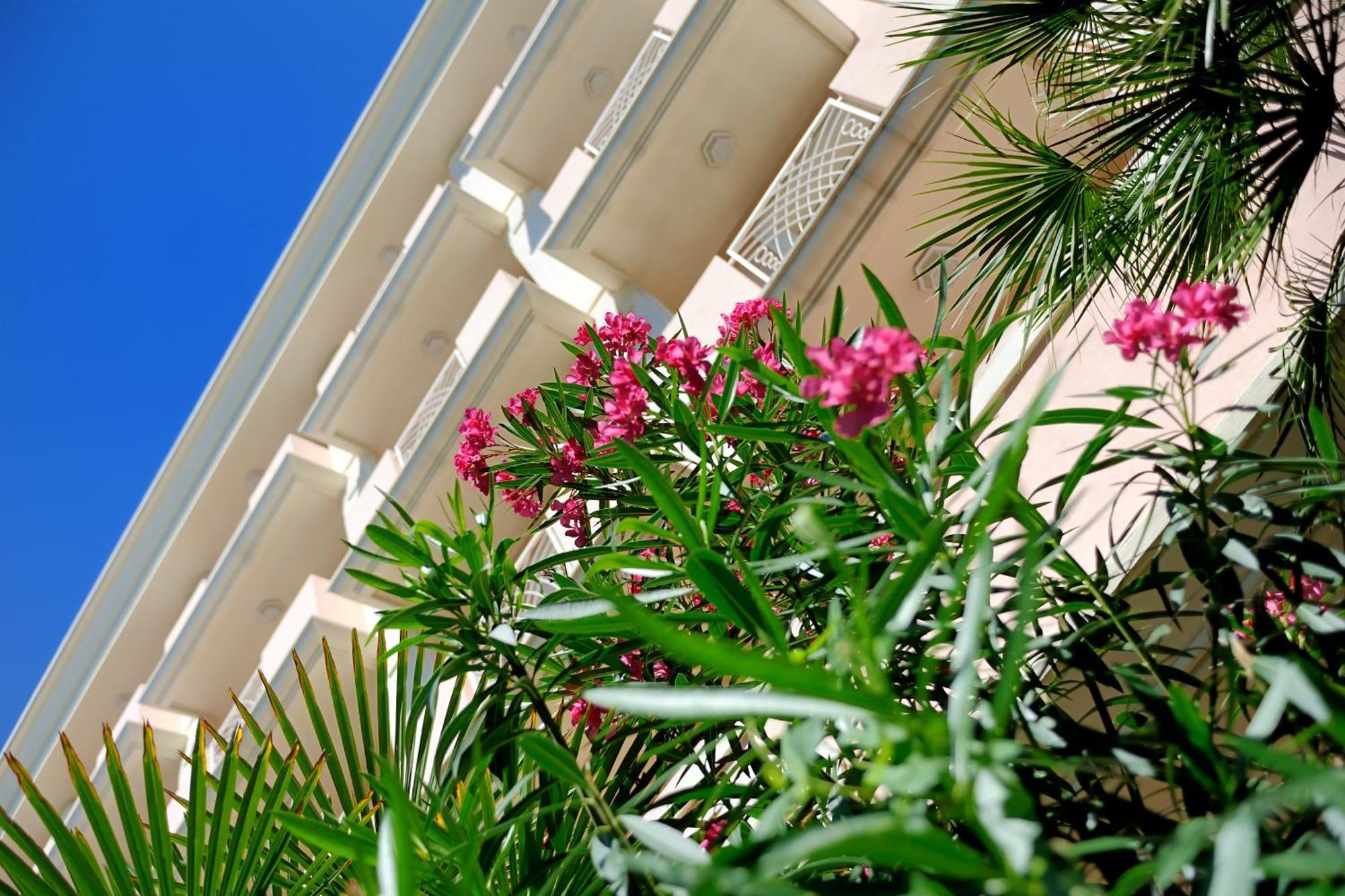 Hotel Tiffany Rimini Eksteriør billede