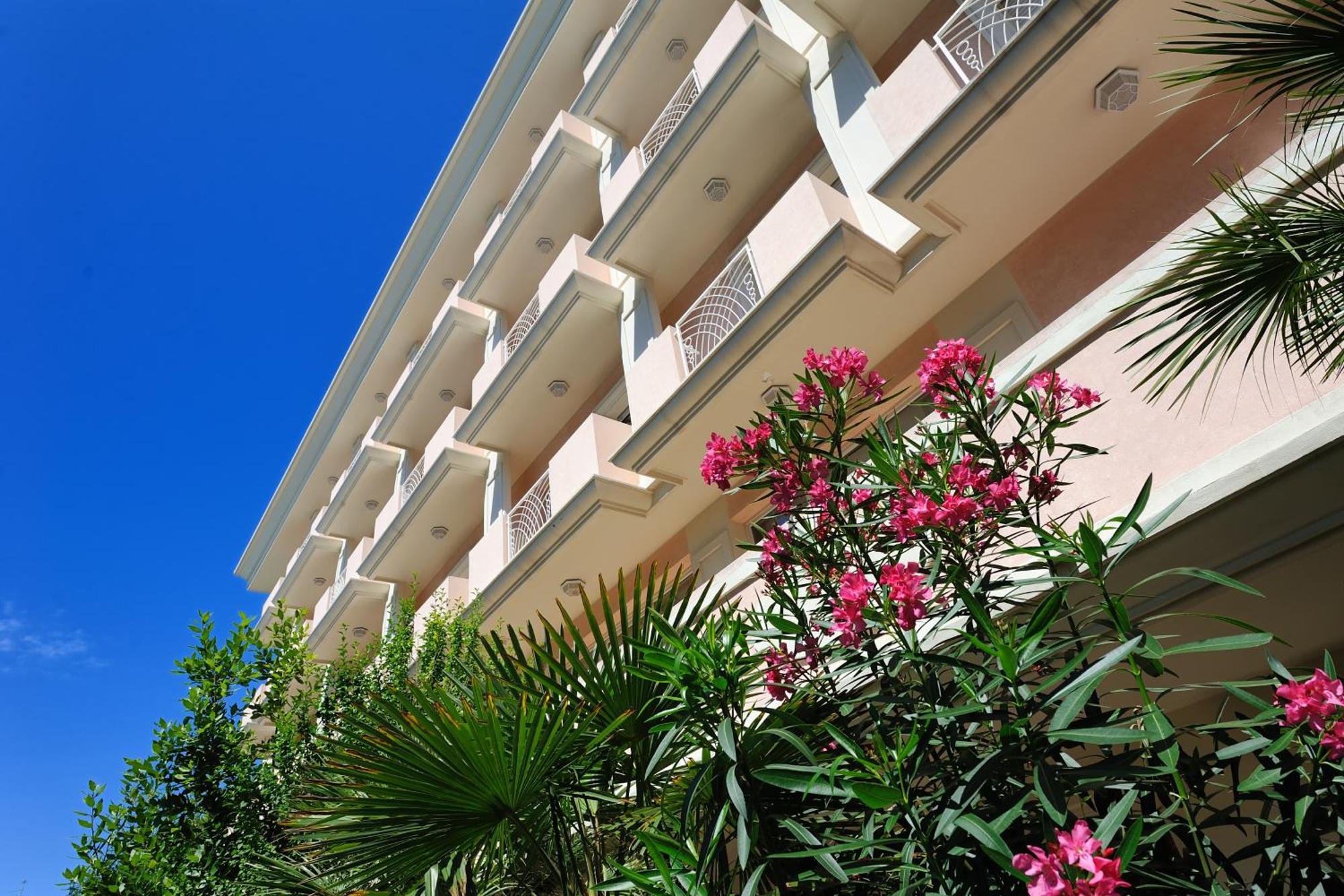 Hotel Tiffany Rimini Eksteriør billede