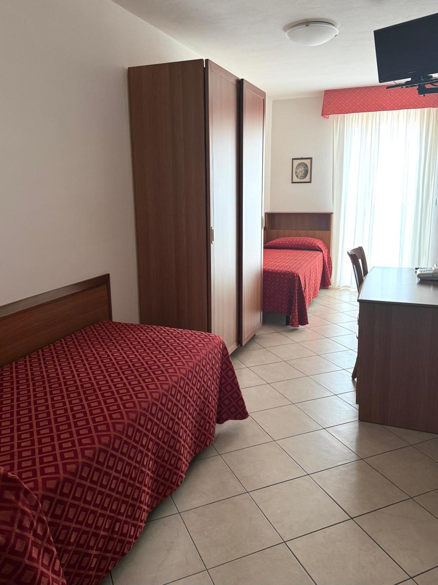 Hotel Tiffany Rimini Eksteriør billede