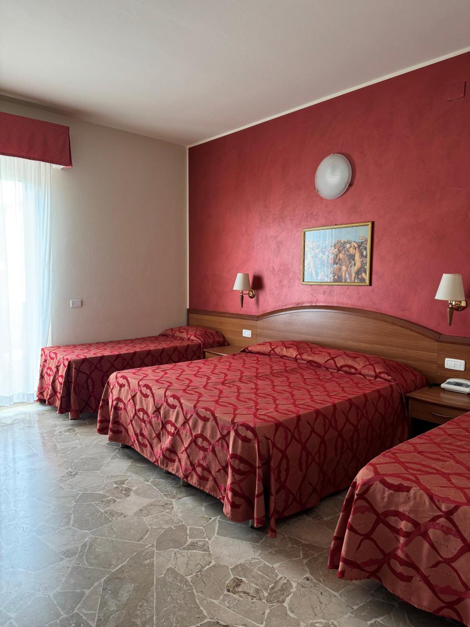 Hotel Tiffany Rimini Eksteriør billede