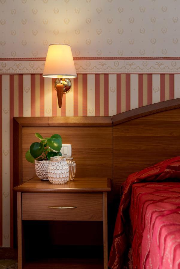 Hotel Tiffany Rimini Eksteriør billede