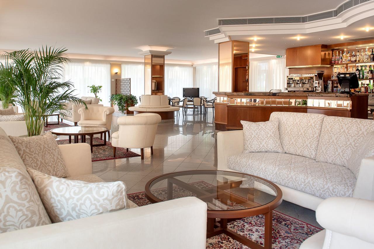 Hotel Tiffany Rimini Eksteriør billede